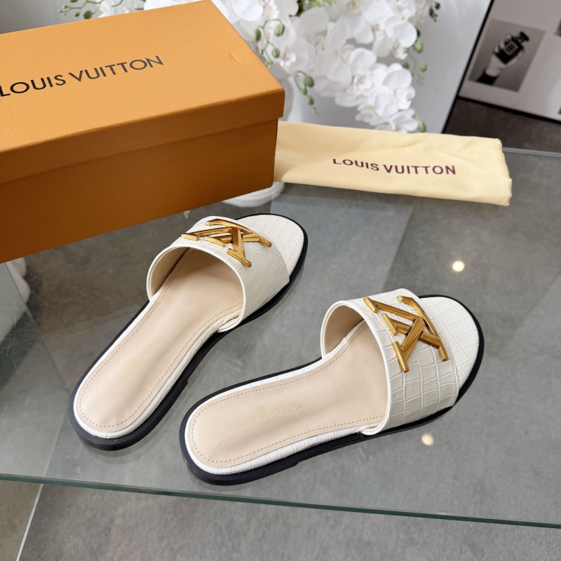 l0vis Vvtt0n slippers